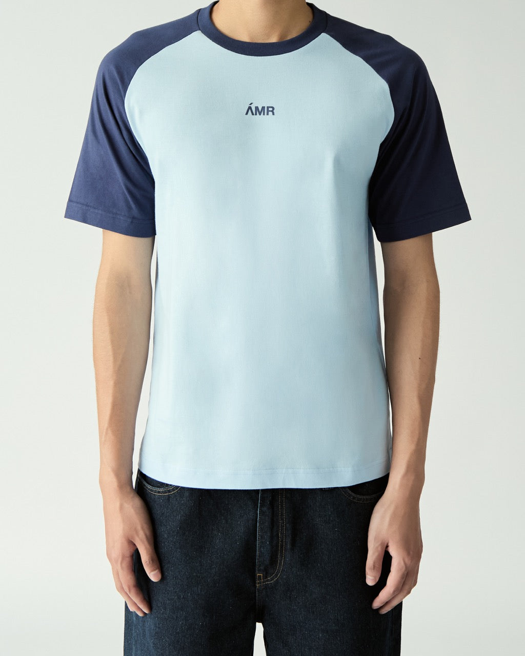 Decouvrir - AMR Contrast Raglan T-Shirt in Blue Navy