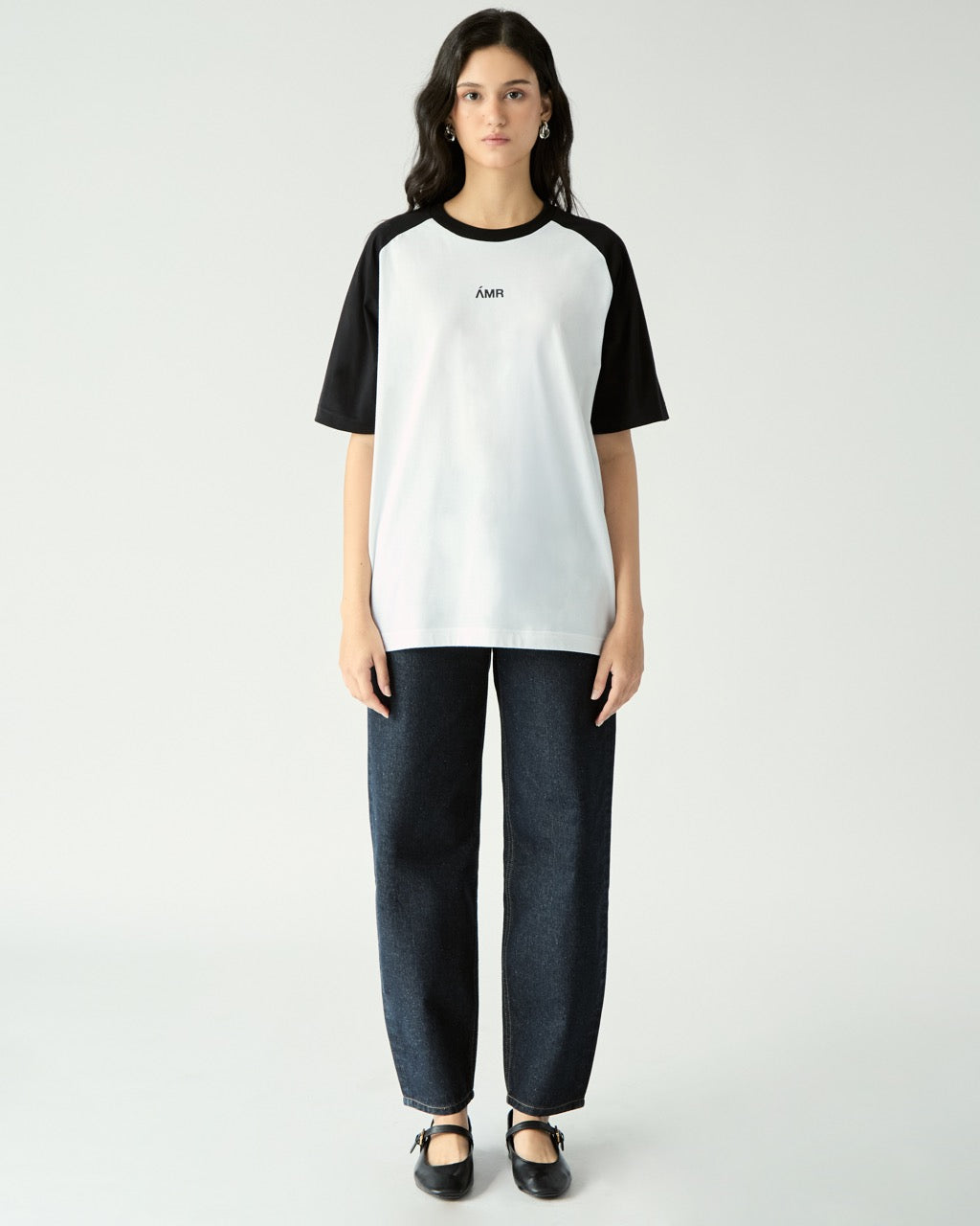 Decouvrir - AMR Contrast Raglan T-Shirt in White Black