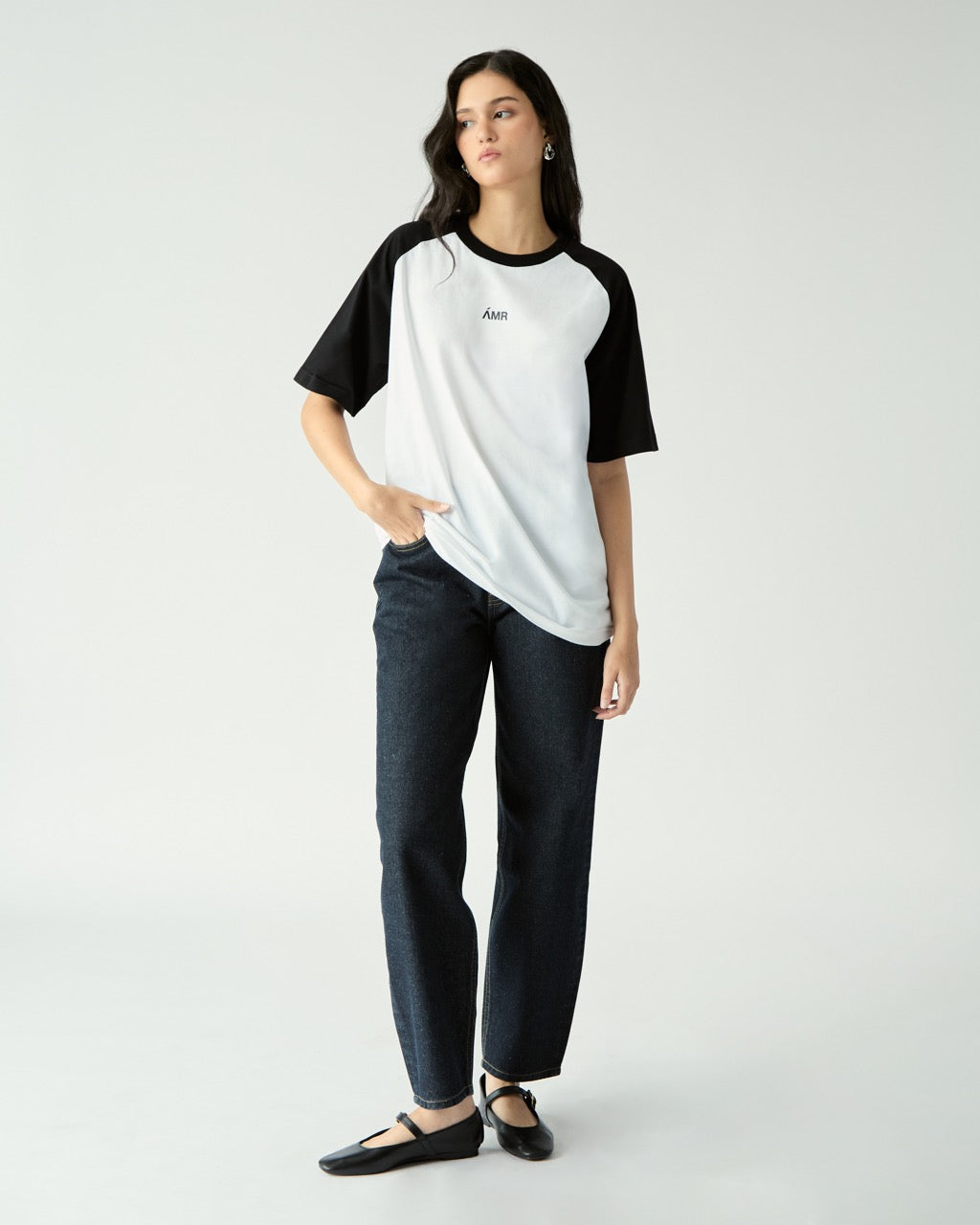 Decouvrir - AMR Contrast Raglan T-Shirt in White Black