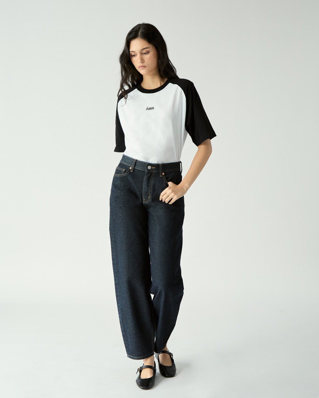 Decouvrir - AMR Contrast Raglan T-Shirt in White Black