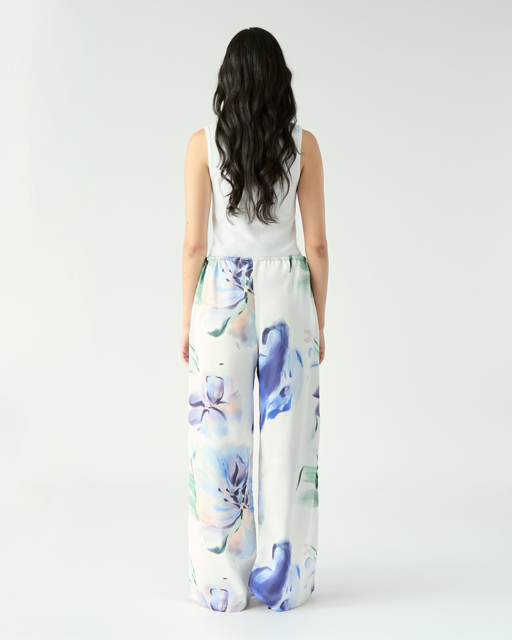 Le soleil d'ete - Drawstring Satin Trousers in Abstract Floral