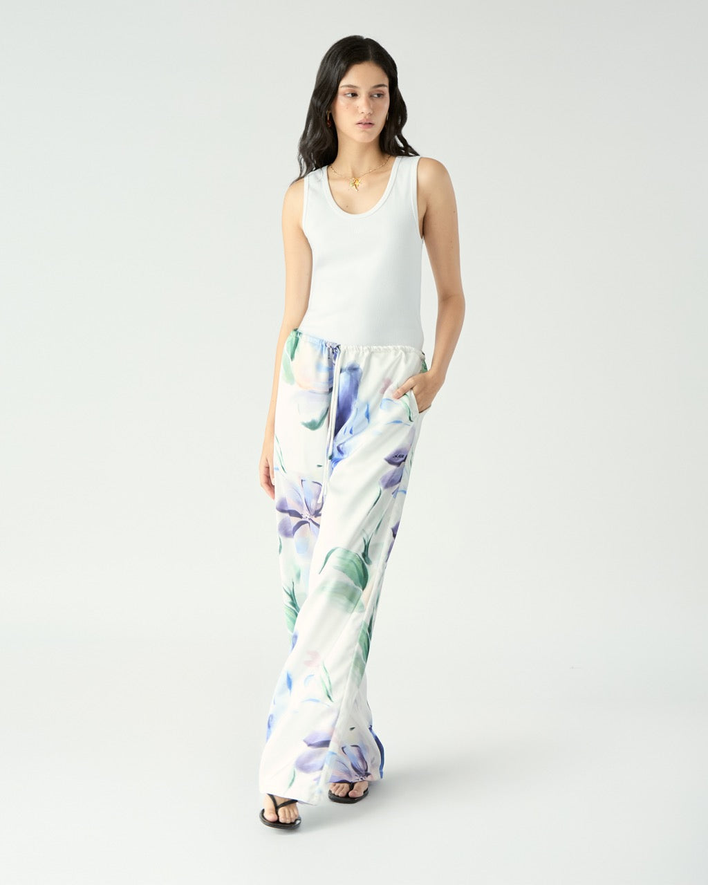 Le soleil d'ete - Drawstring Satin Trousers in Abstract Floral
