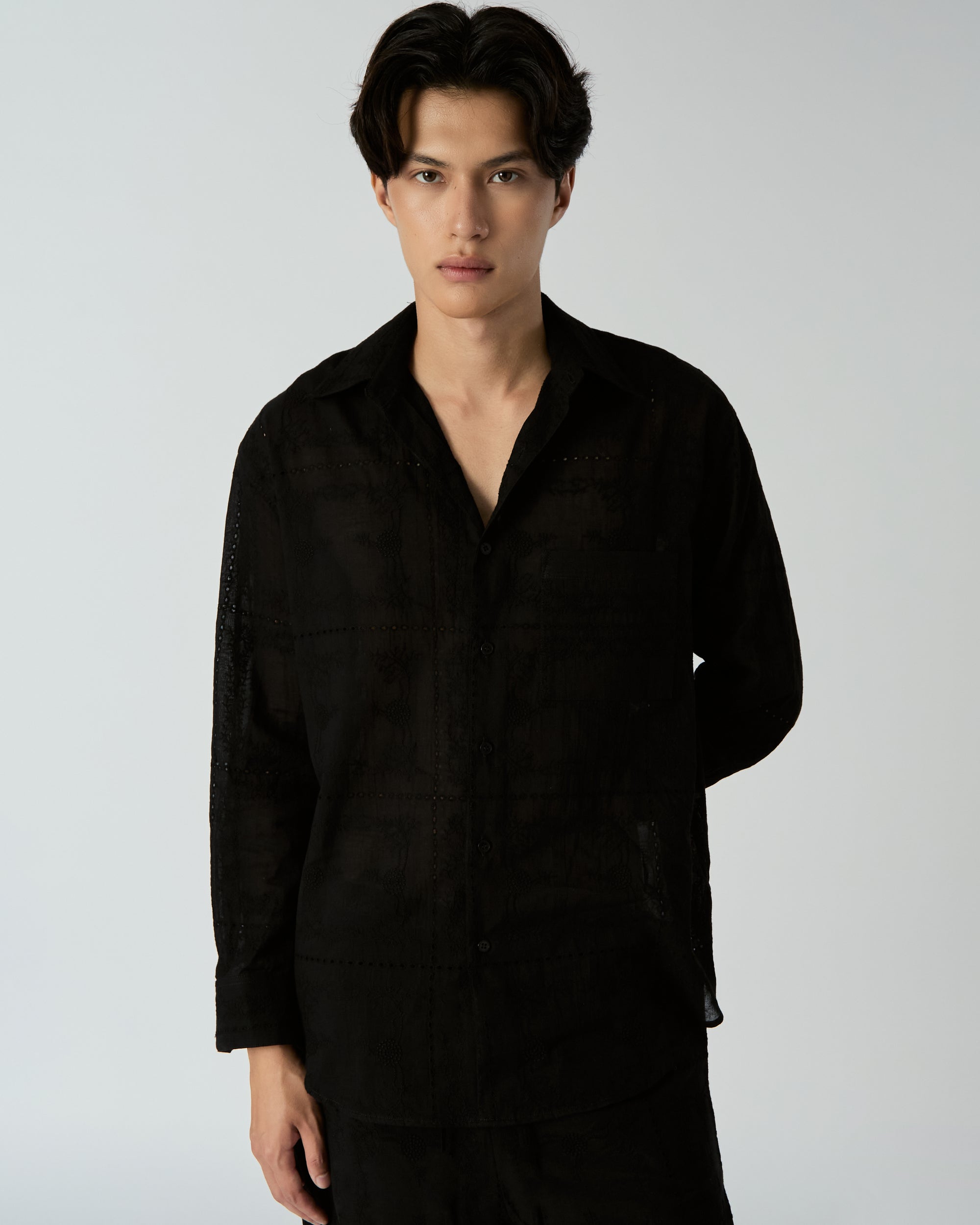 Le soleil d'ete - Embroidered Oversized Shirt in Black