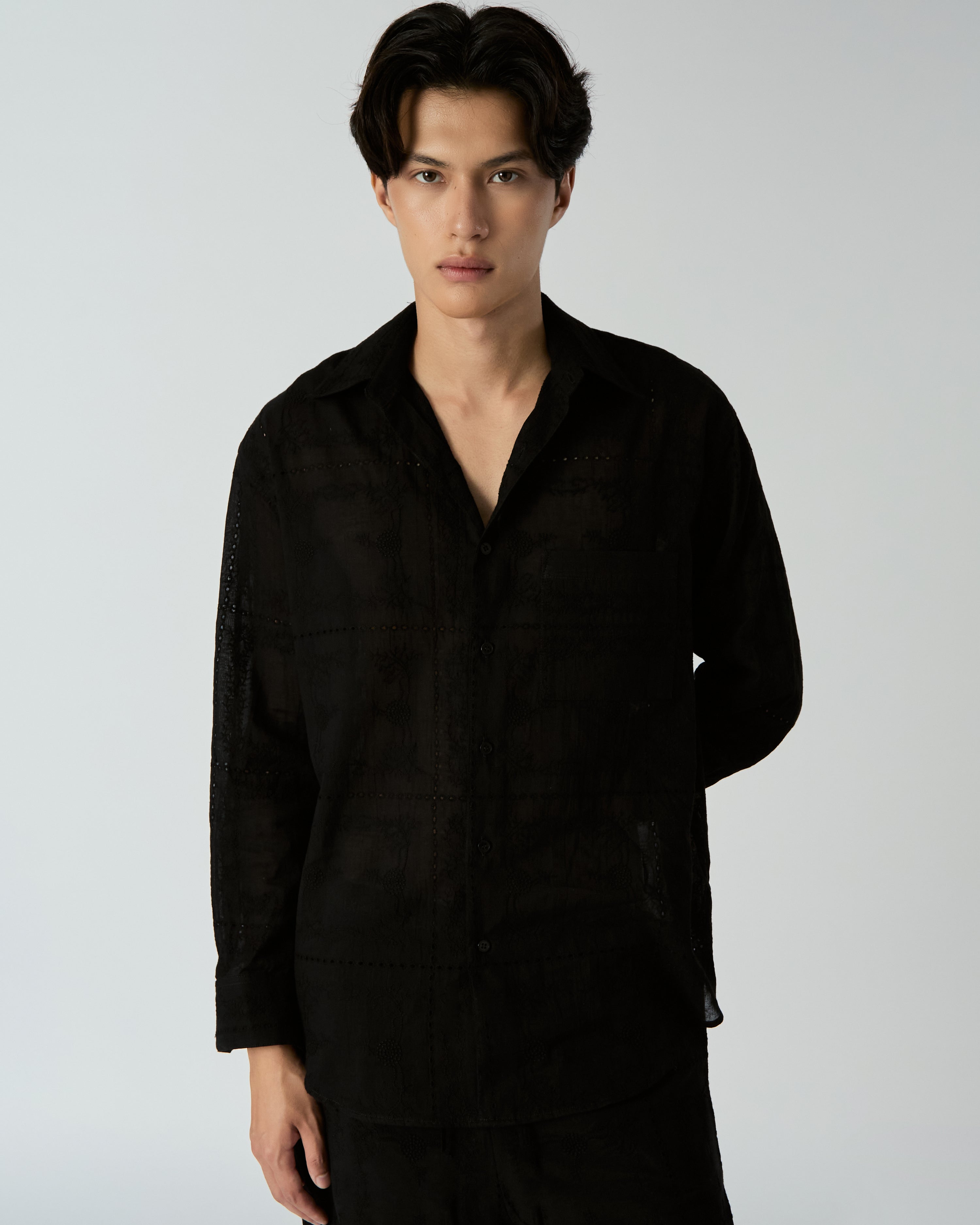 Le soleil d'été - Embroidered Oversized Shirt in Black