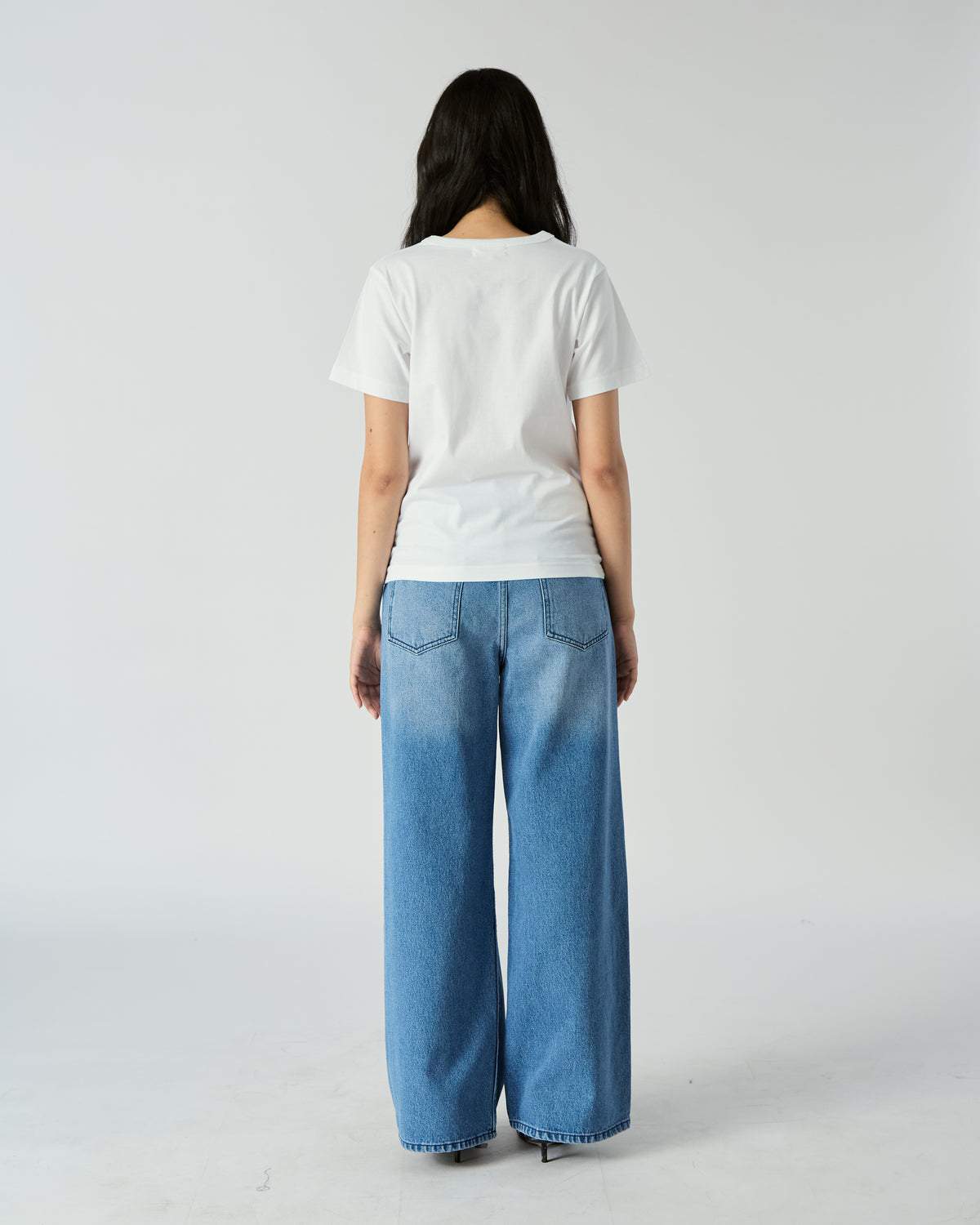 Decouvrir - AMR Slim Fit T-Shirt in White