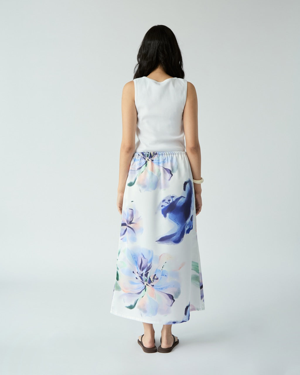 Le soleil d'été - Drawstring Satin Maxi Skirt in Abstract Floral