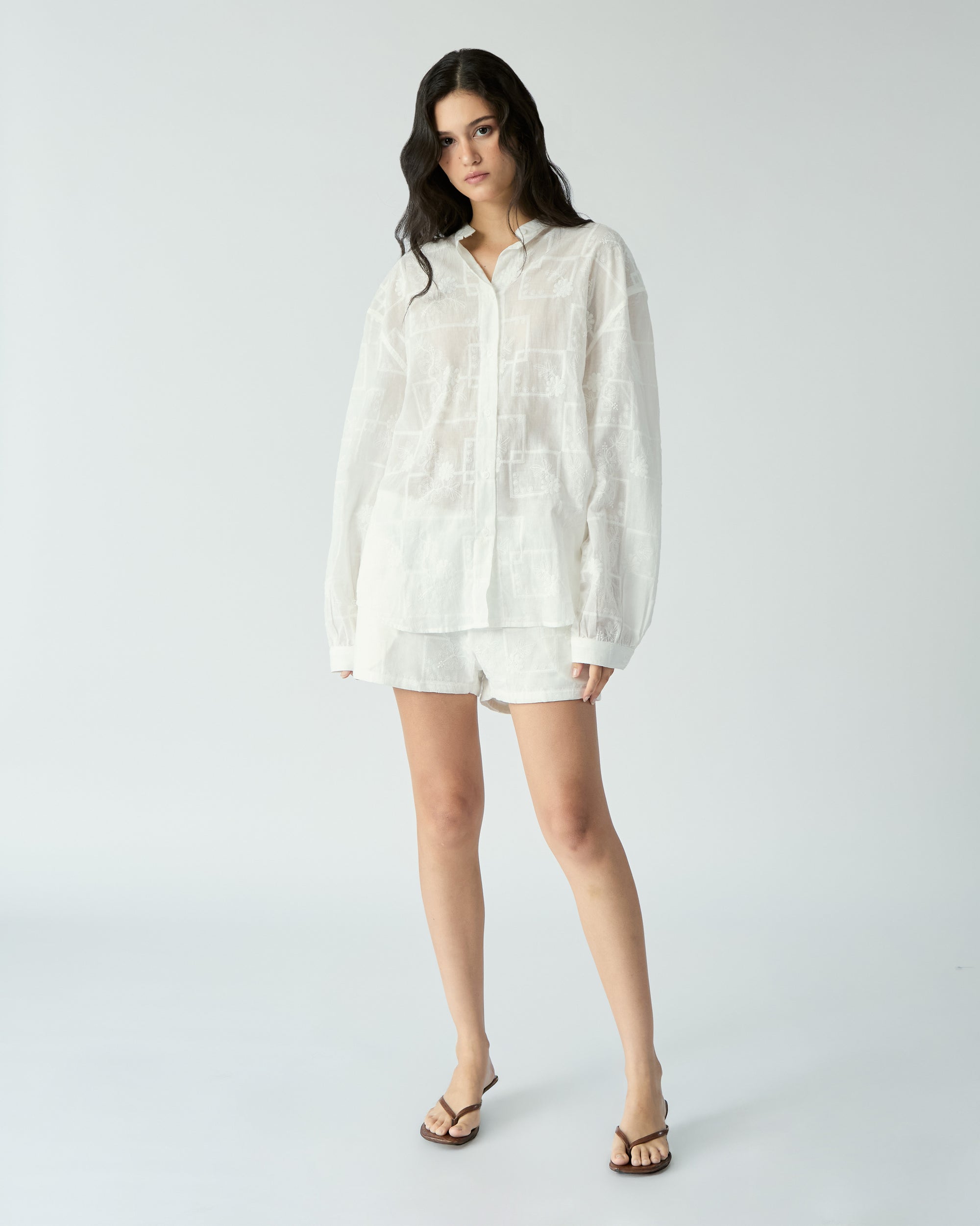 Le soleil d'ete - Embroidered Cotton Shorts in White