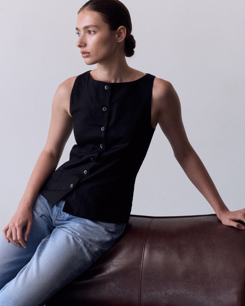Wardrobe I - AMR Scoop-Neck Tank Vest in Black