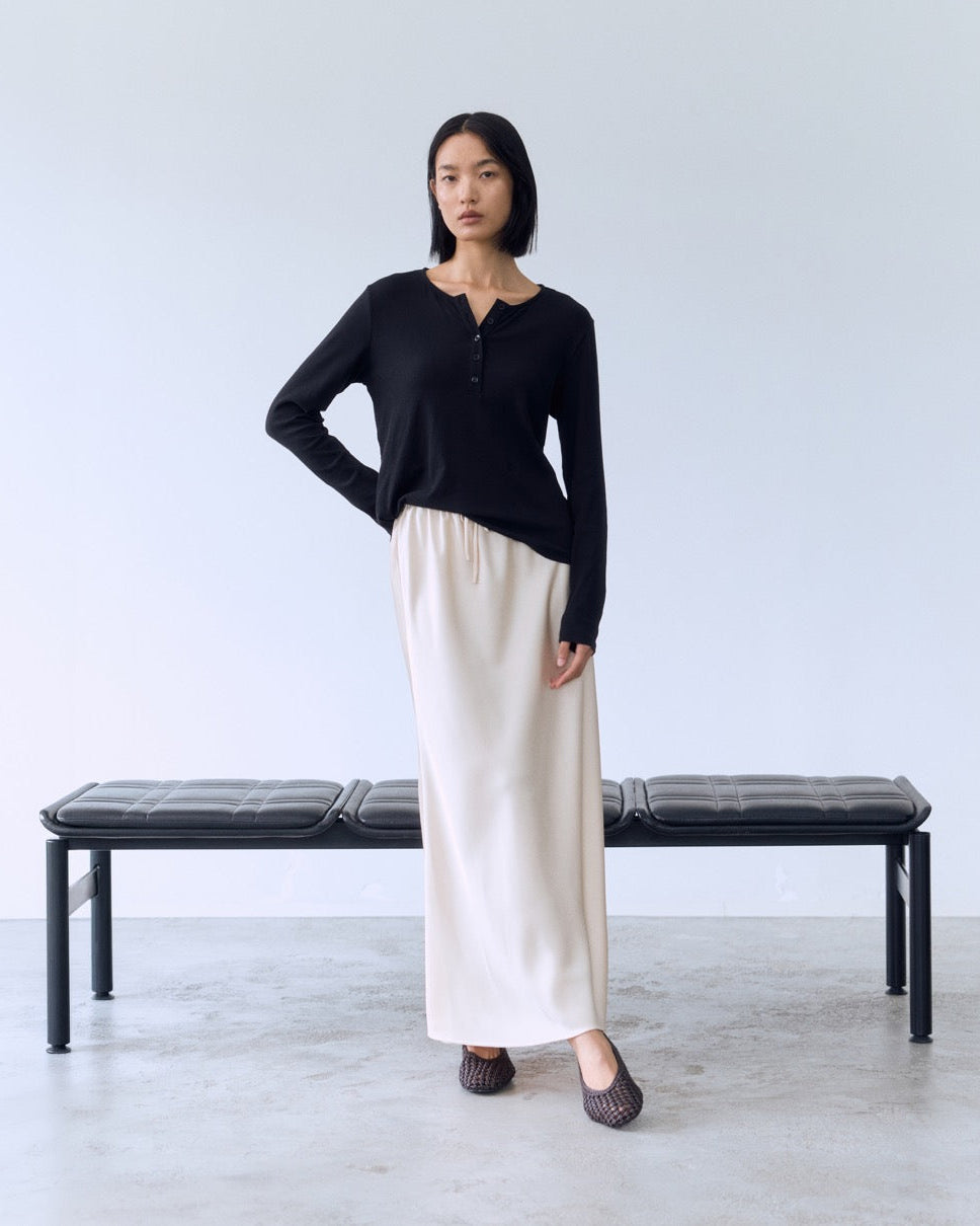 Wardrobe I - AMR Lightweight Cotton Long-sleeve Henley in Black