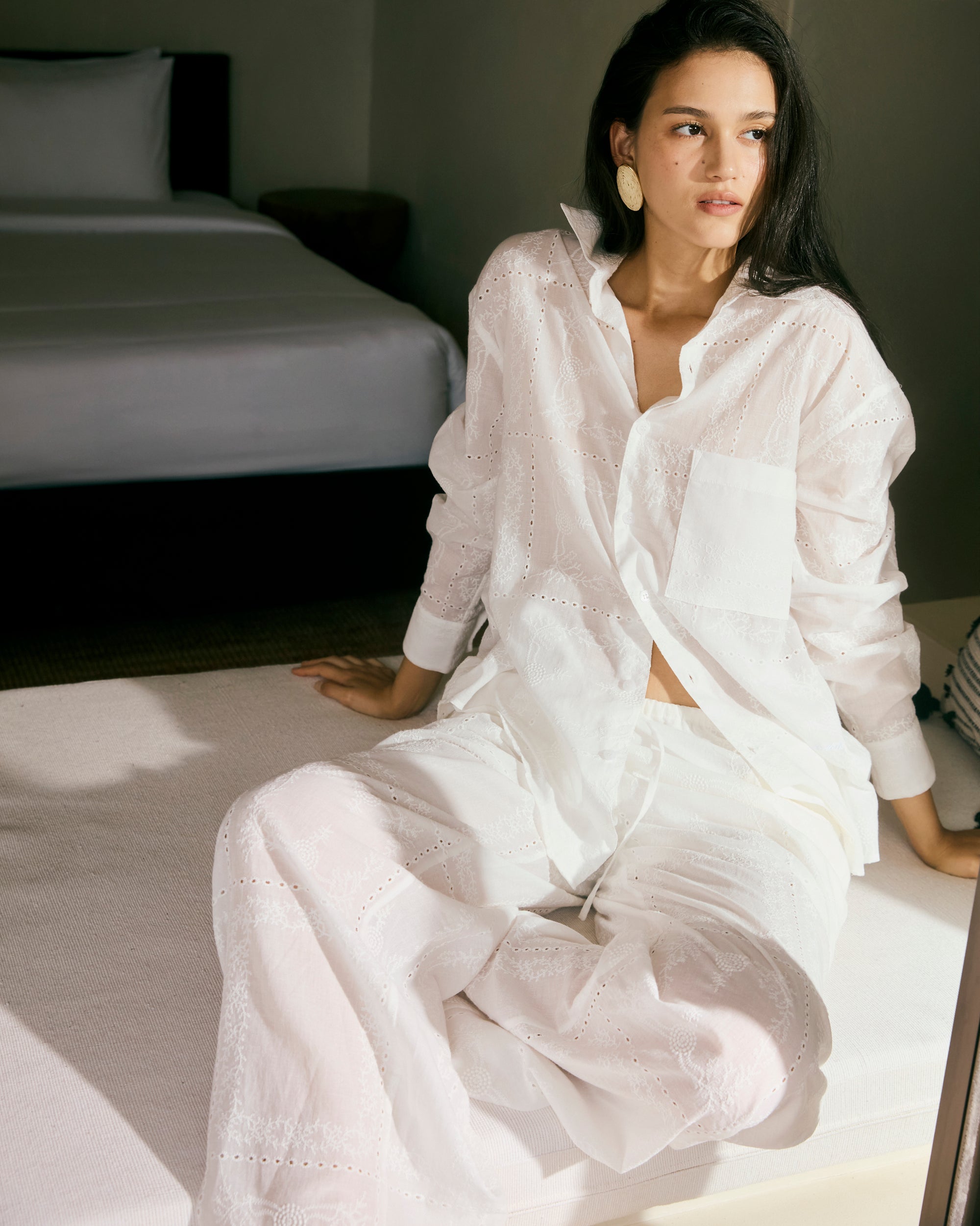 Le soleil d'ete - Embroidered Oversized Shirt in White