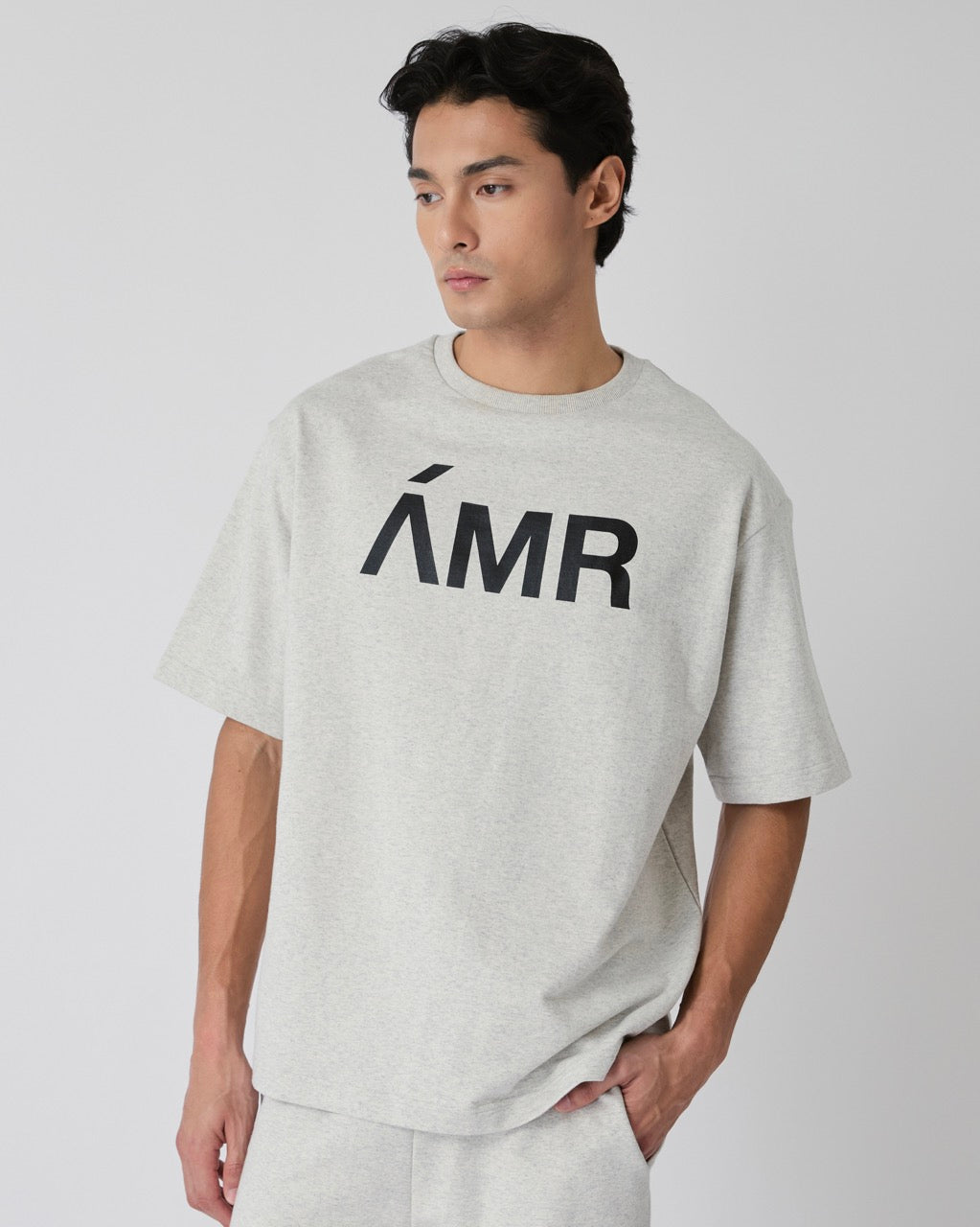 Découvrir - French Terry AMR Logo T-Shirt in Light Grey