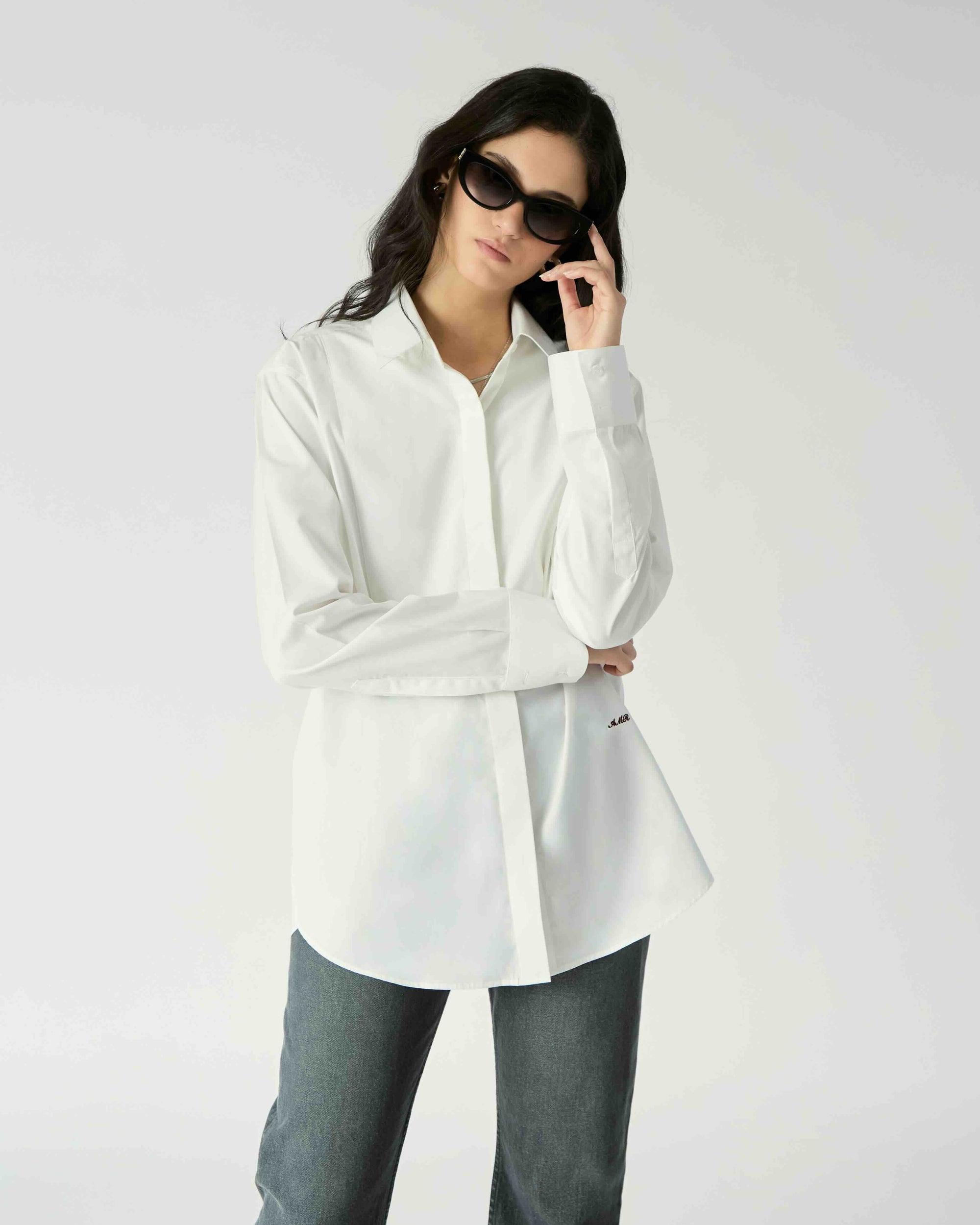 Le soleil d'ete - Tailored Tuxedo Shirt in White