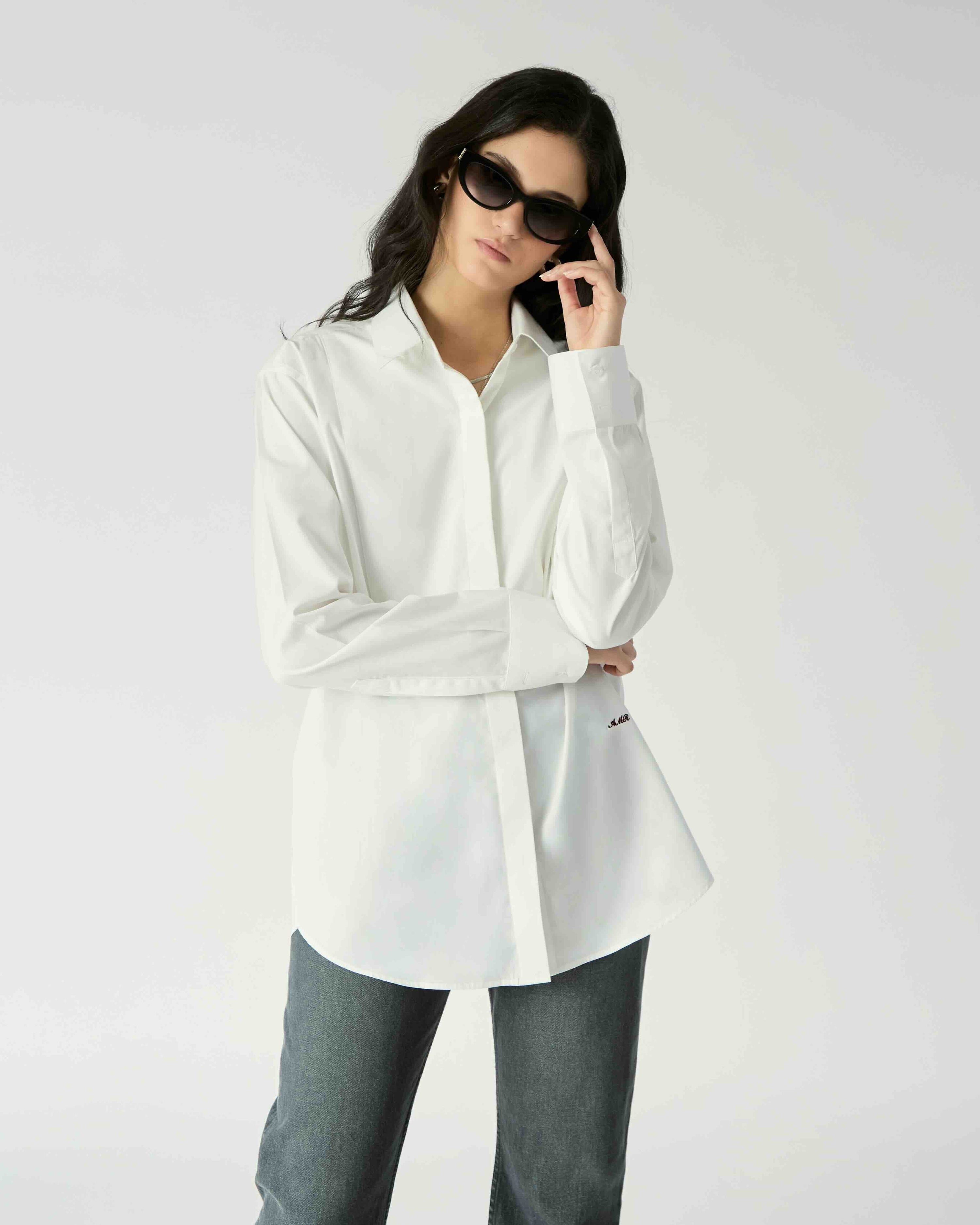 Le soleil d'été - Tailored Tuxedo Shirt in White