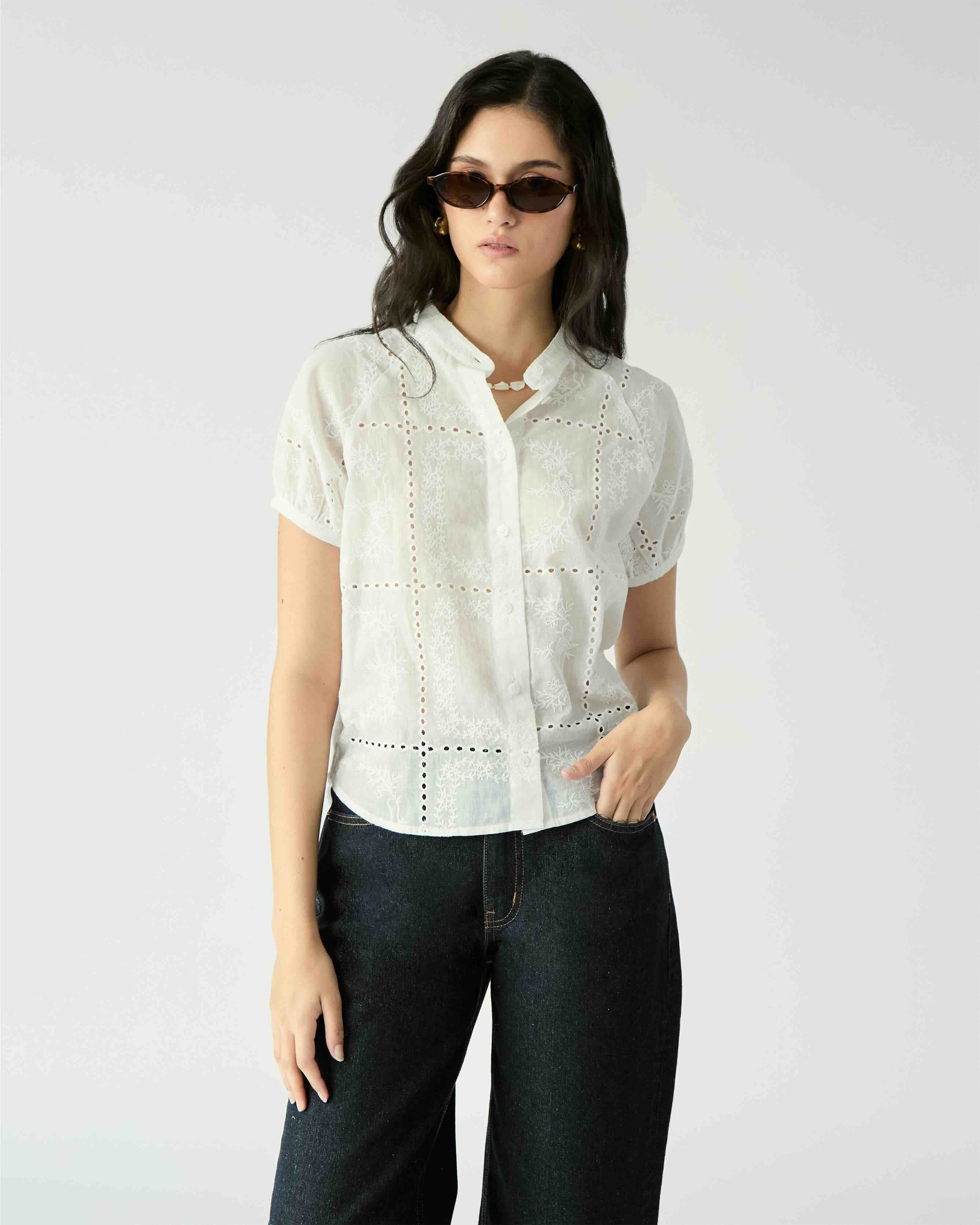 Le soleil d'été - Grandad Embroidered Short Sleeve Shirt in White