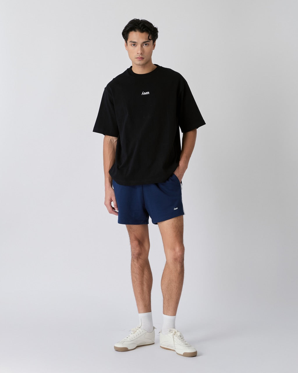 Decouvrir - AMR Mini Logo T-Shirt in Black