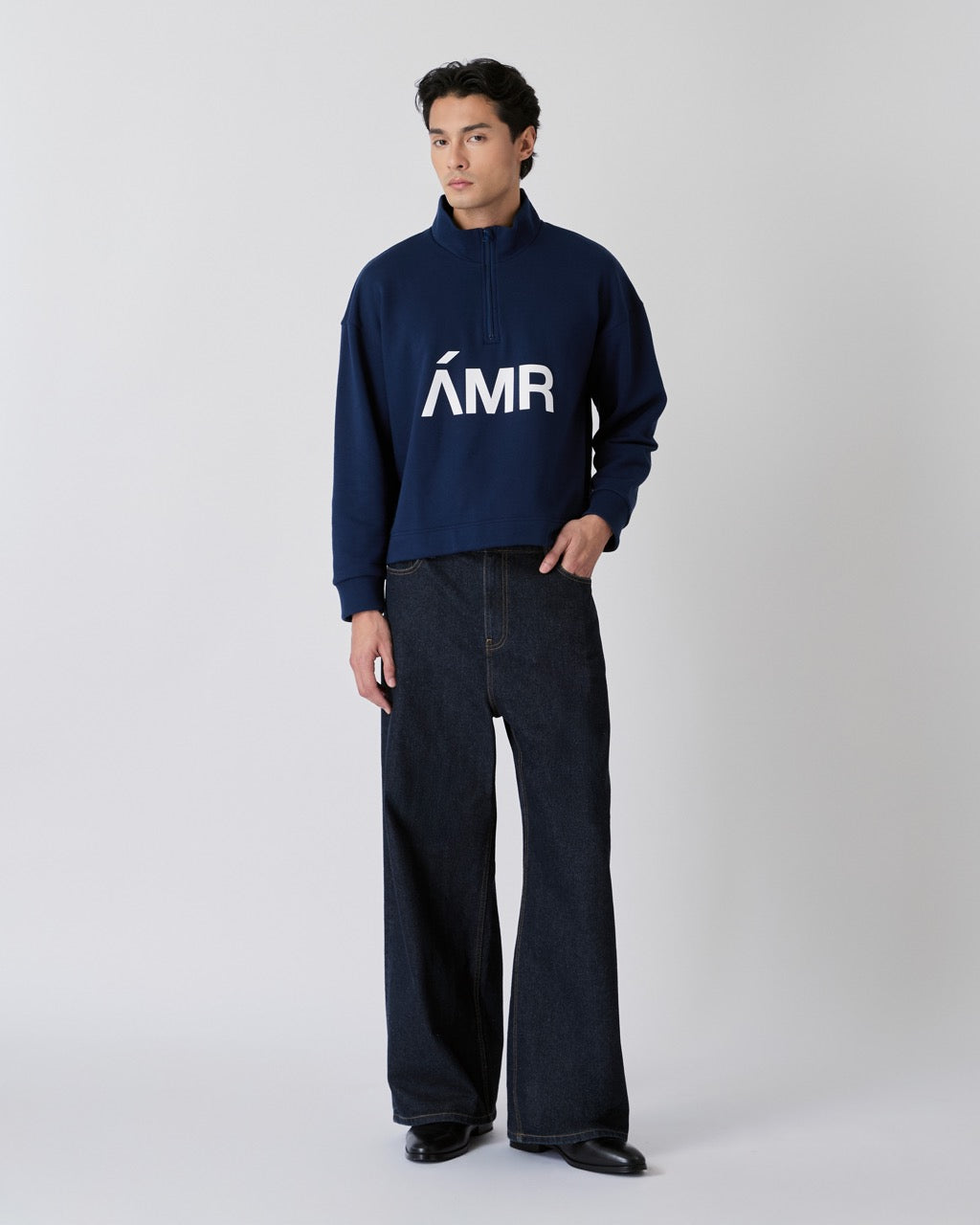 Decouvrir - AMR Logo Zip Collar Sweater in Navy