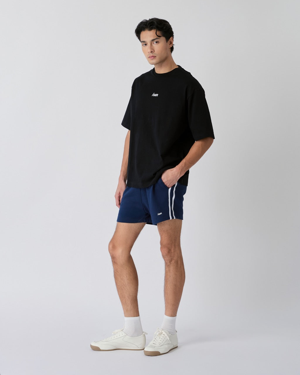 Decouvrir - AMR Mini Logo T-Shirt in Black